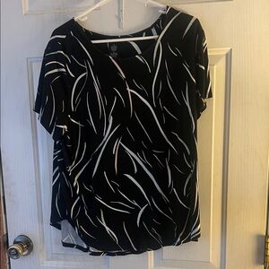 Alfani Black and White Abstract Blouse